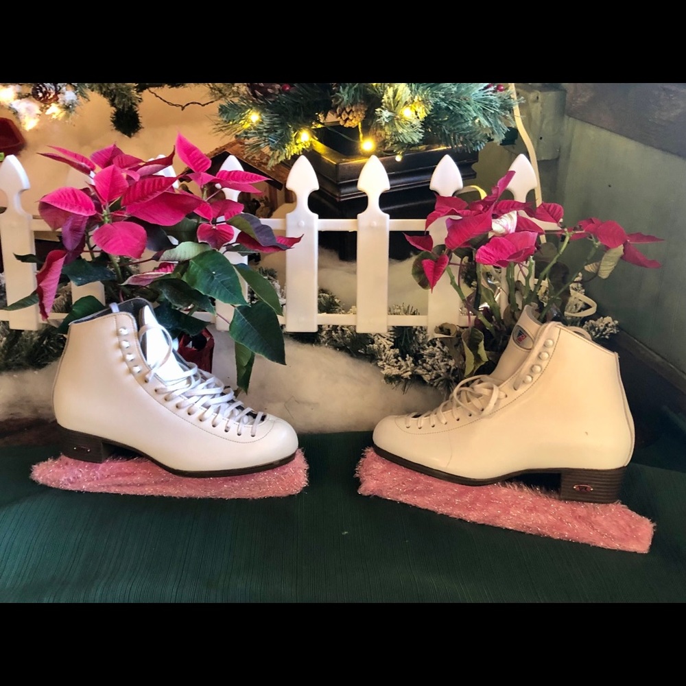 RIEDELL figure ice skates size 9, model 117.